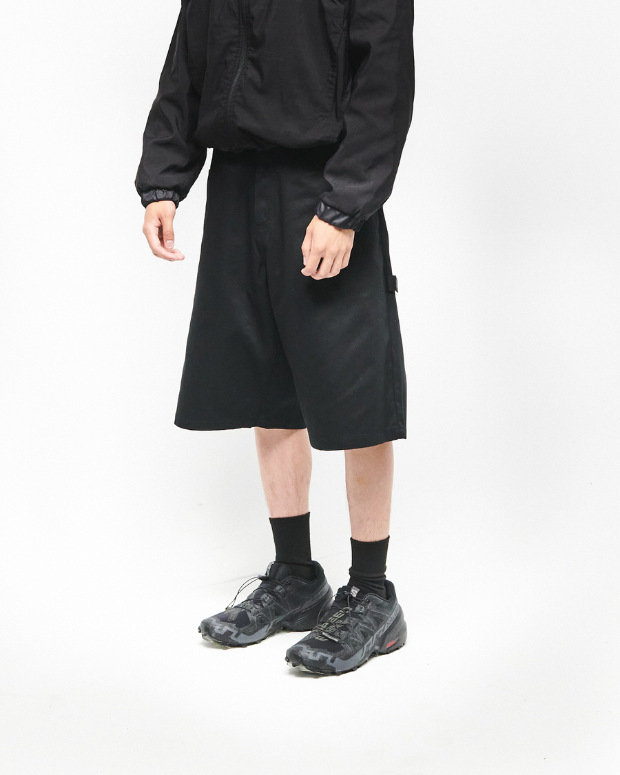 SHORT BLACK